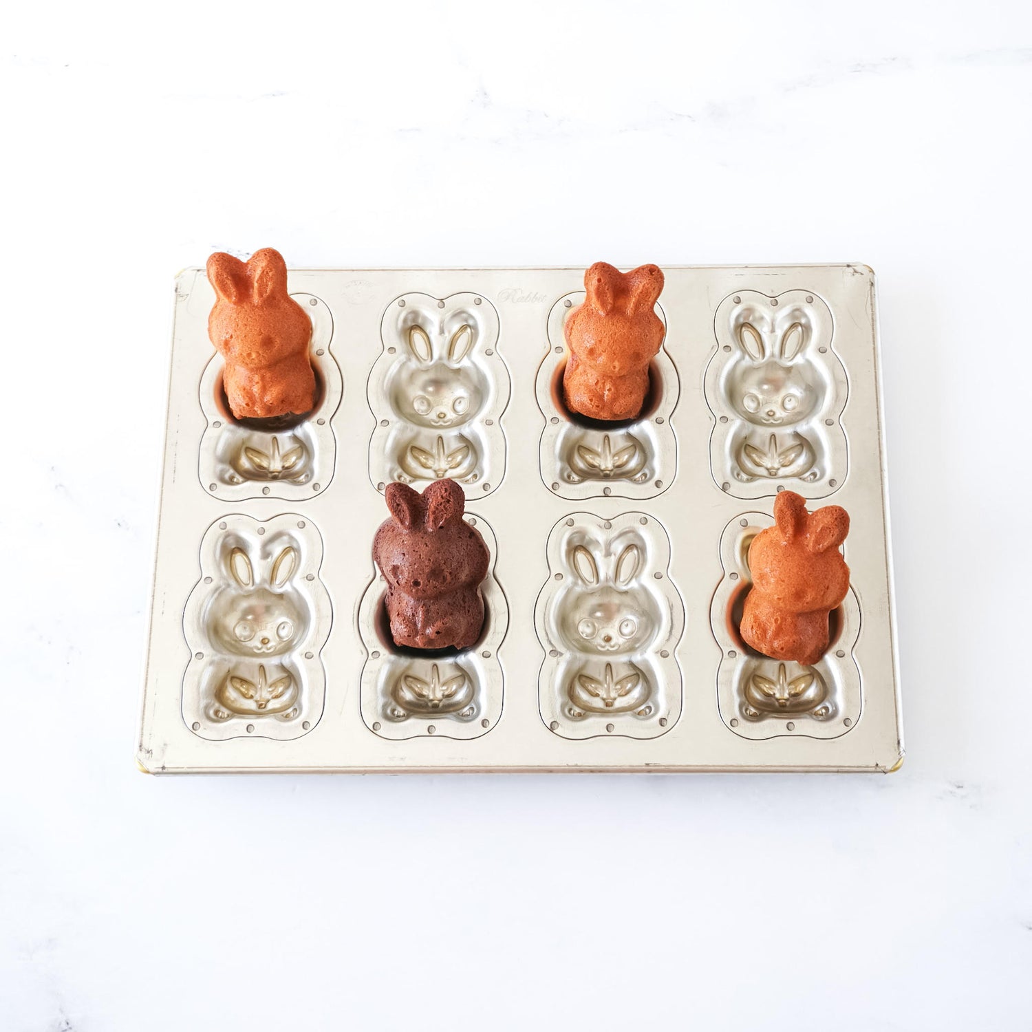 bunny shaped madeleine pan, 8 cavity