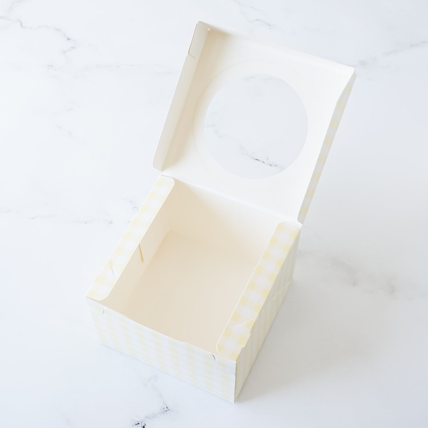 cookie box with window in yellow/white