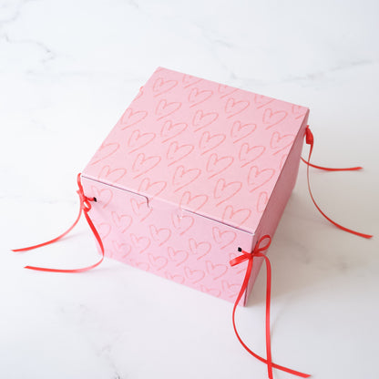 heart printed cookie box in pink