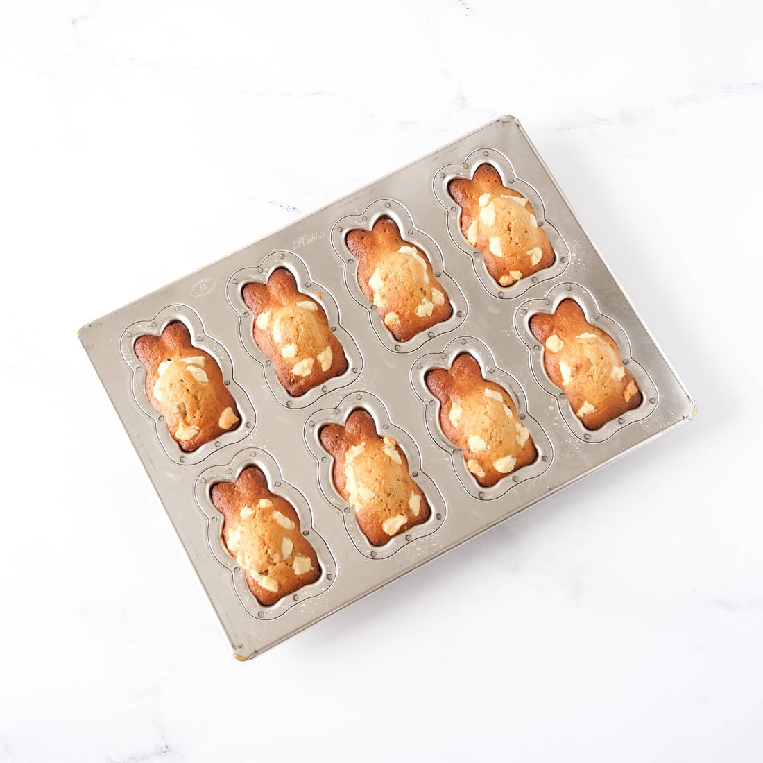 silicone coated bunny madeleine baking pan